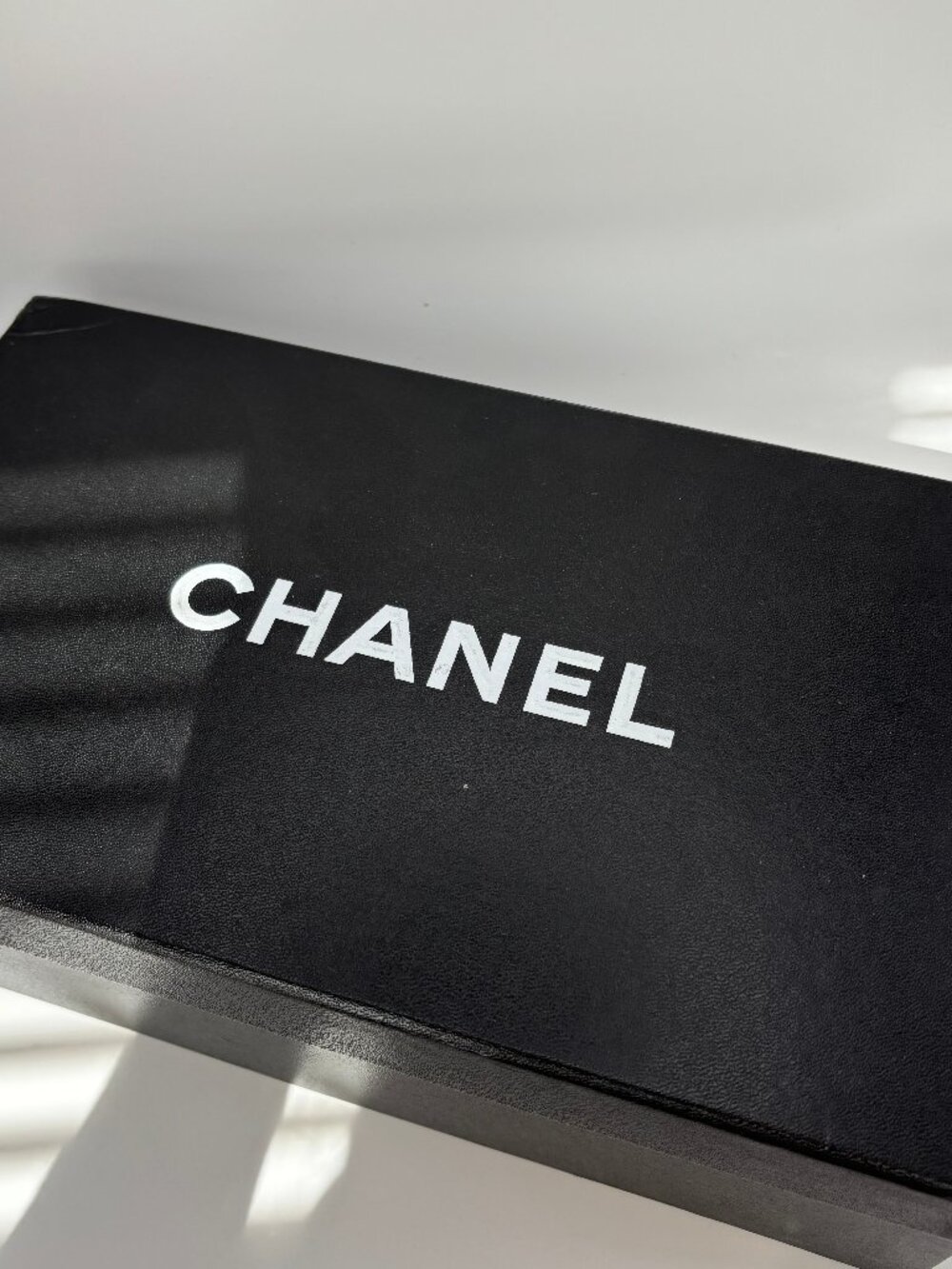 CHANEL Black Leather CC Logo Bow Ballet Flats Size 35.5 - Picture 8 of 8